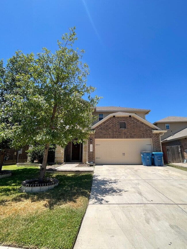 Building Photo - 22427 Carriage Bush