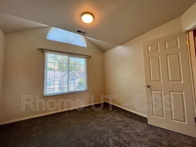Building Photo - 2041 E Windsor Oak Cv