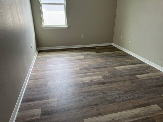 Building Photo - 3345 Curlew Ave