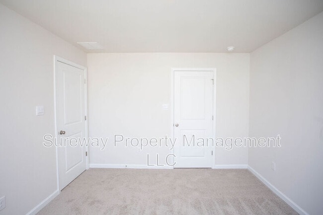 Building Photo - 234 Macoun Way