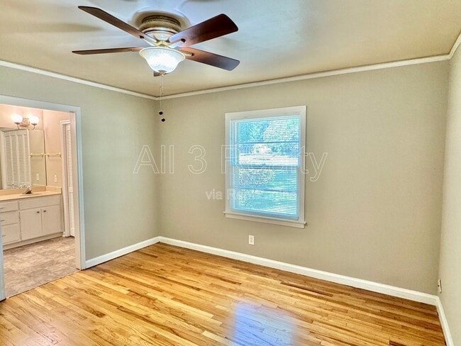 Building Photo - 804 Hillman St