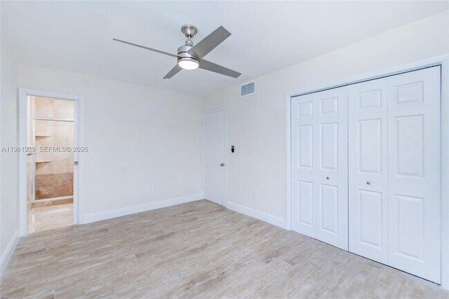 Building Photo - 310 Harbor Ct