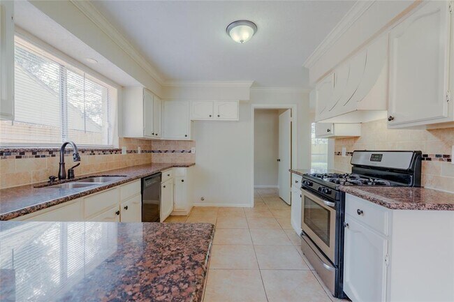 Building Photo - 4239 Southchase Ln