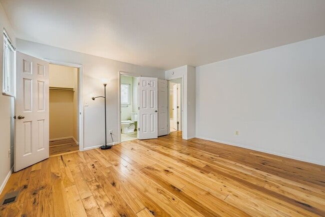 Building Photo - 1109 Panorama Dr