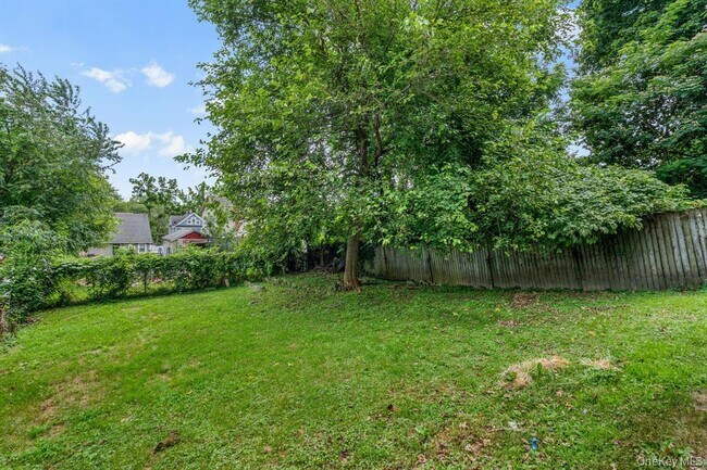 Building Photo - 5 Mills Ave