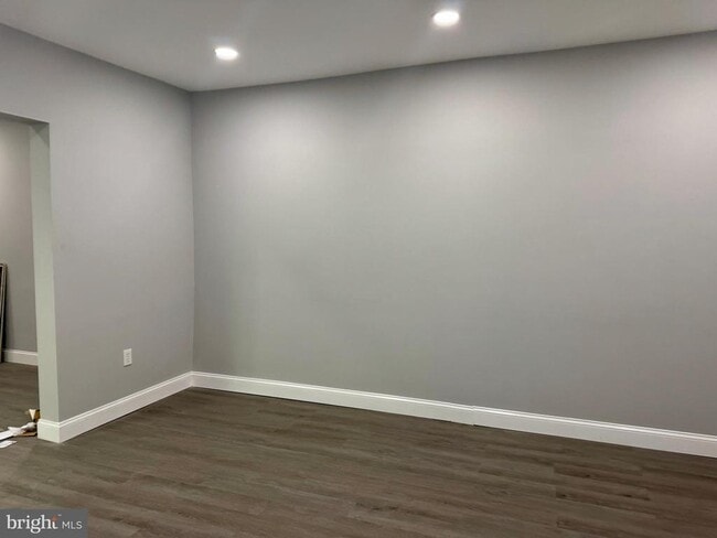 Building Photo - 2128 W 65th Ave