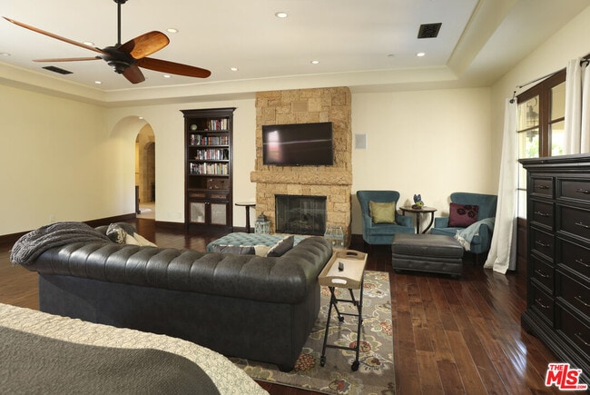 Building Photo - 4718 White Oak Ave