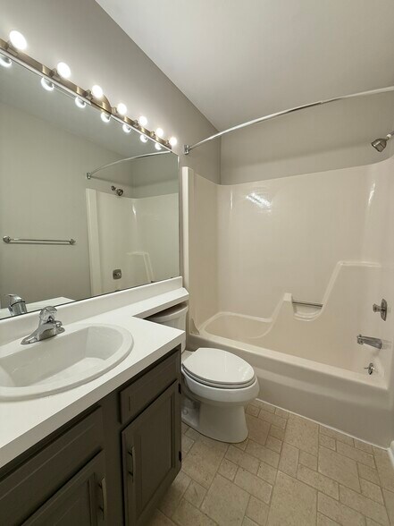 Building Photo - 3426 Londonderry Ct