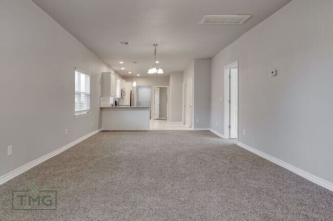 Building Photo - 3/2 Home Ready for the Holidays! $500 Move...