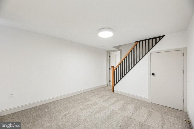 Building Photo - 3348 Chestnut Ave