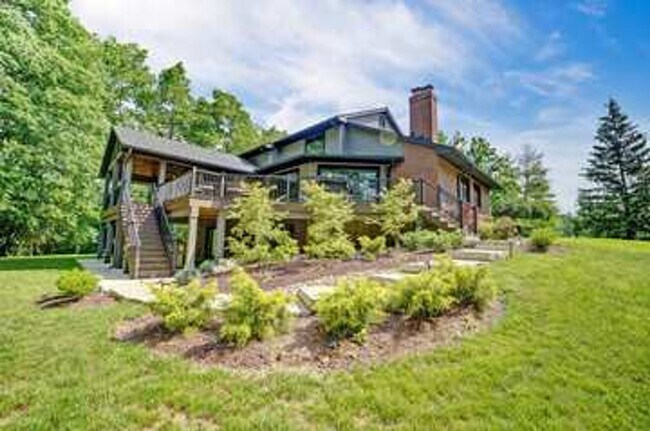 Building Photo - Beautiful Home in Cincinnati!!