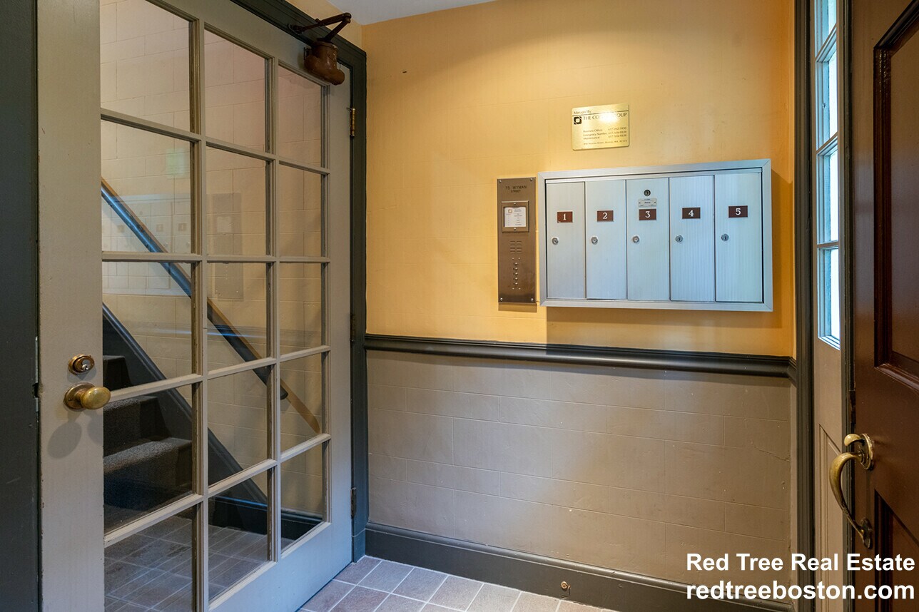 Building Photo - 75 Wyman St