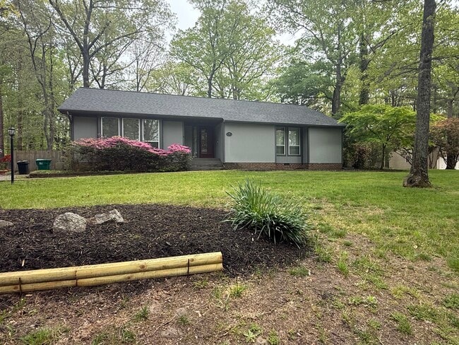 Primary Photo - 2301 Thousand Oaks Dr