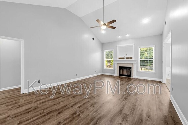 Building Photo - 3011 Old Lodge Rd