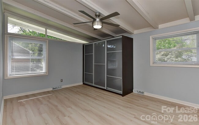 Building Photo - 3111 Spring Valley Rd