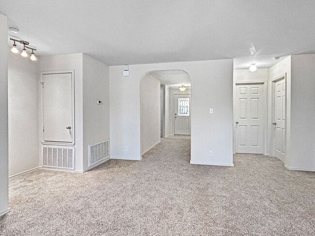 Building Photo - Charming 4-Bedroom Living in Desirable Converse Area