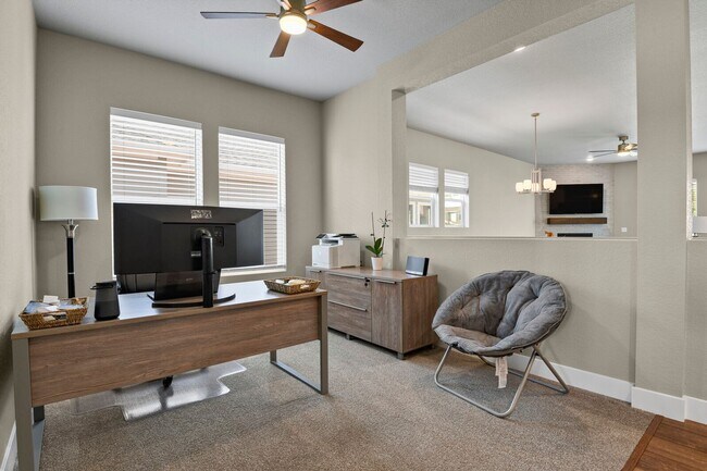 Building Photo - Single Family w/ Elegance