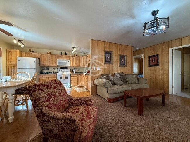 Building Photo - 2162 N Woods Dr