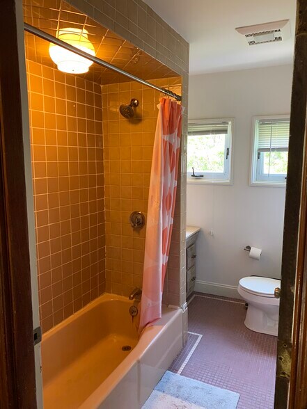 Building Photo - 90 Chandler St