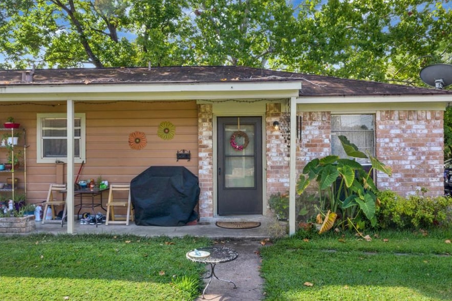 Building Photo - 4539 Dakota St