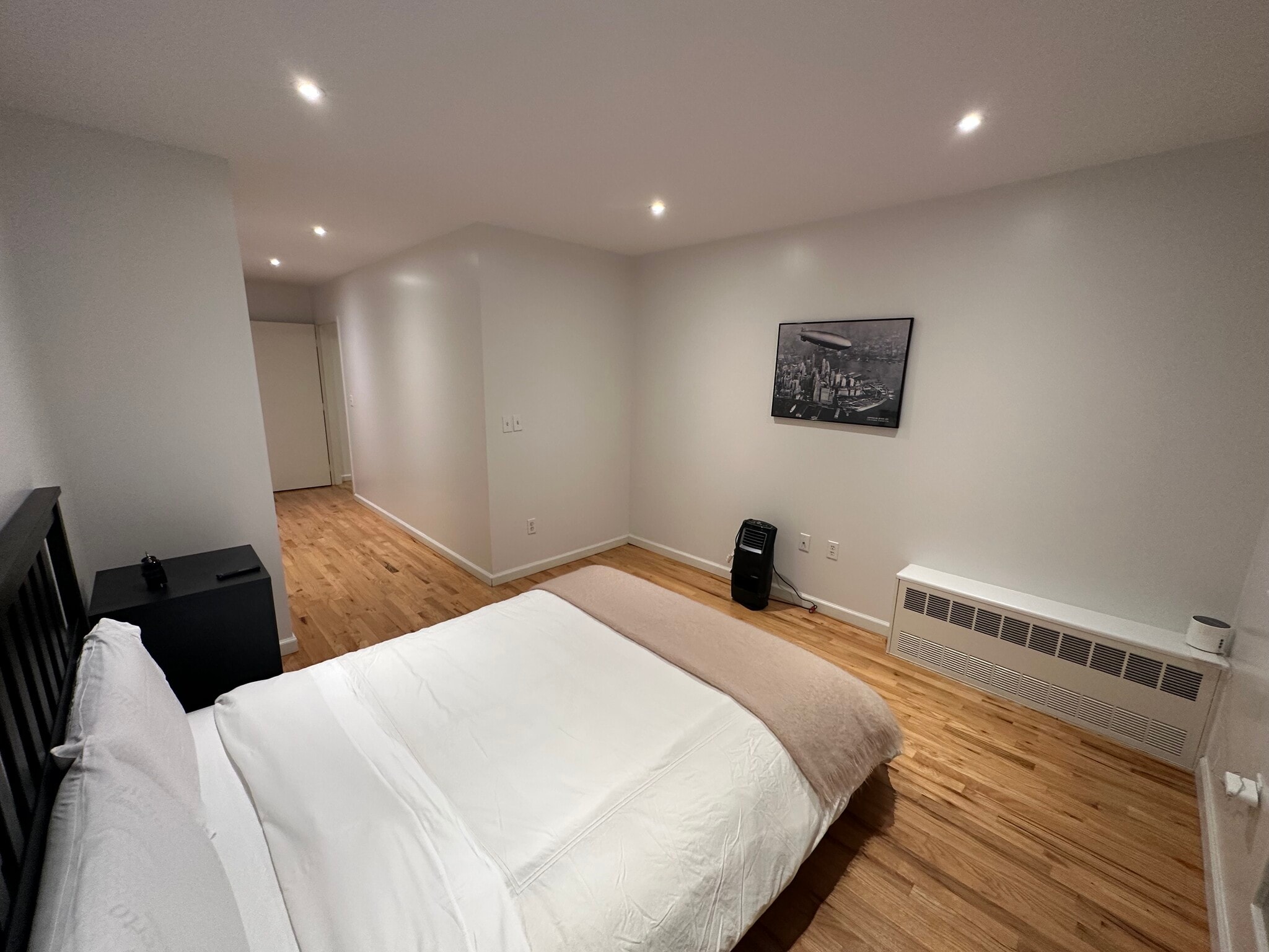 Master Bedroom - 85 Hart St