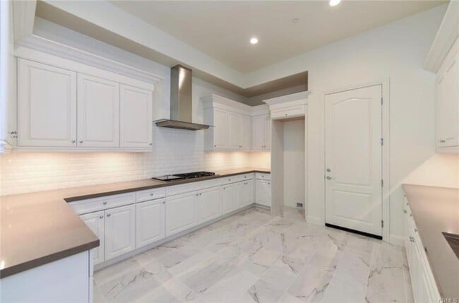 Building Photo - 105 Spacial