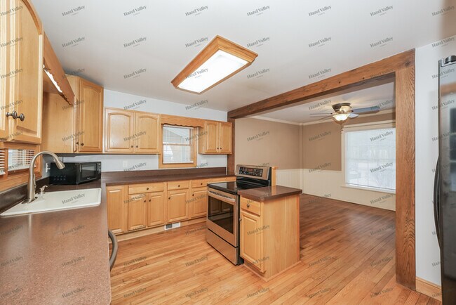 Building Photo - 17984 Chillicothe Rd