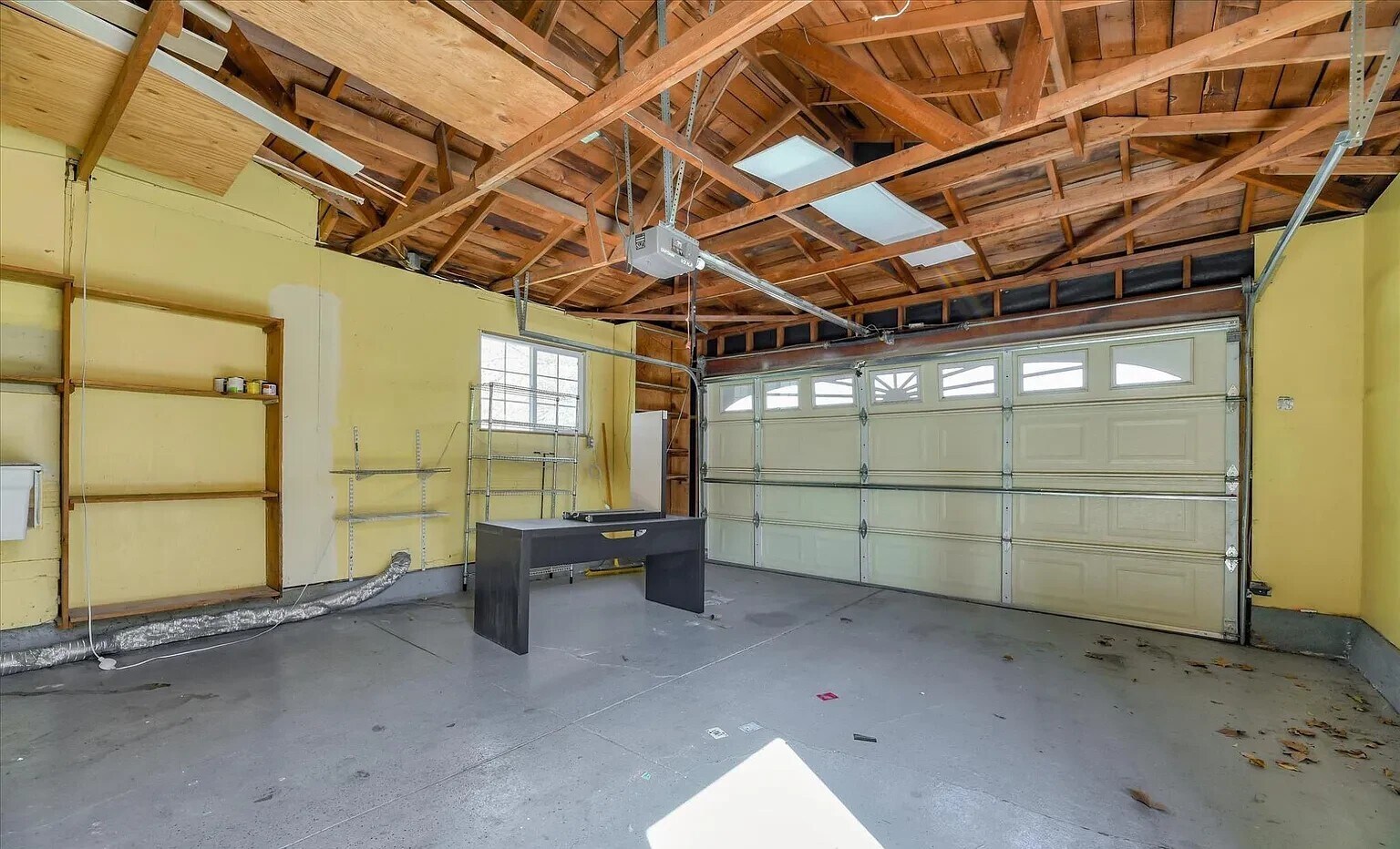 Building Photo - 157 N Park Victoria Dr