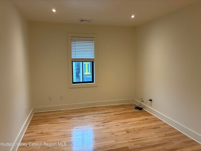 Building Photo - 217 State St