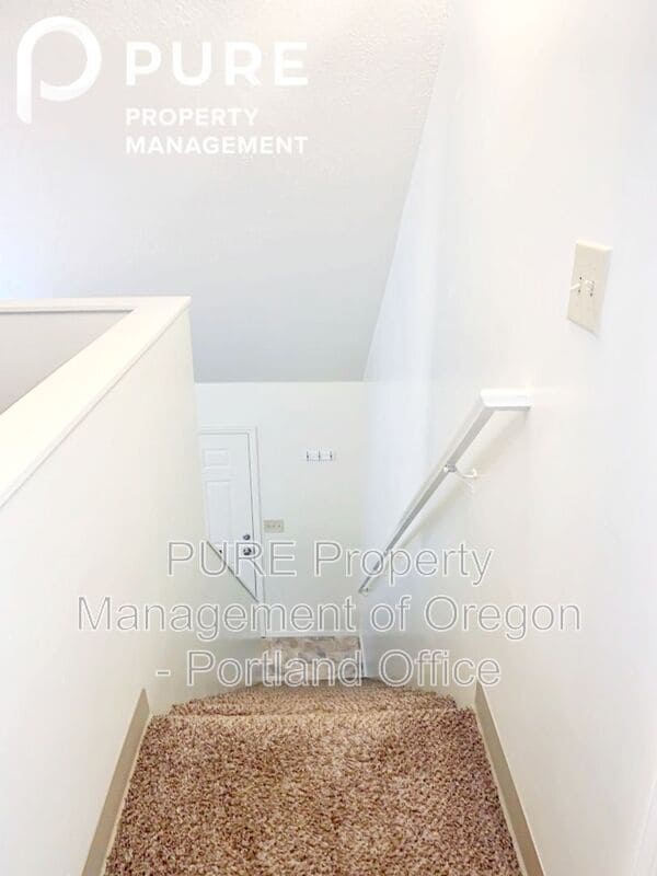 Building Photo - 3602 N Gantenbein Ave
