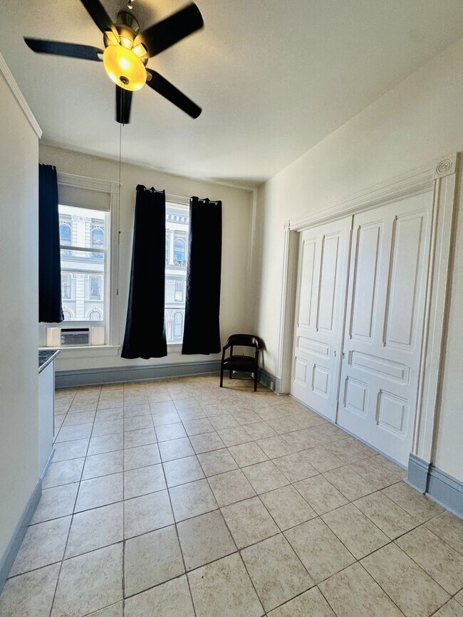 Building Photo - 444 G St