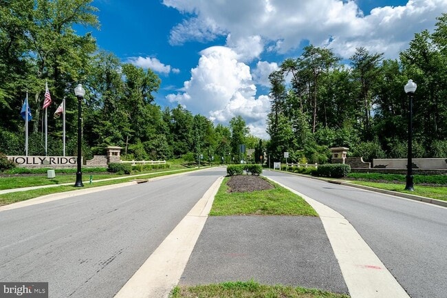 Building Photo - 7523 Holly Ridge Dr