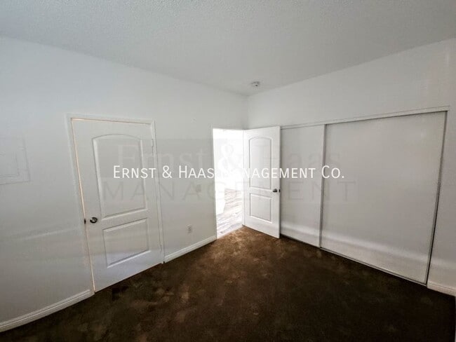 Building Photo - 6673 N Hammond Ave