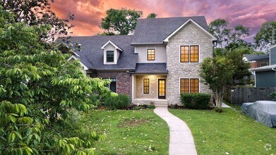 Building Photo - **RARE FIND IN VANDY NEIGHBORHOOD**