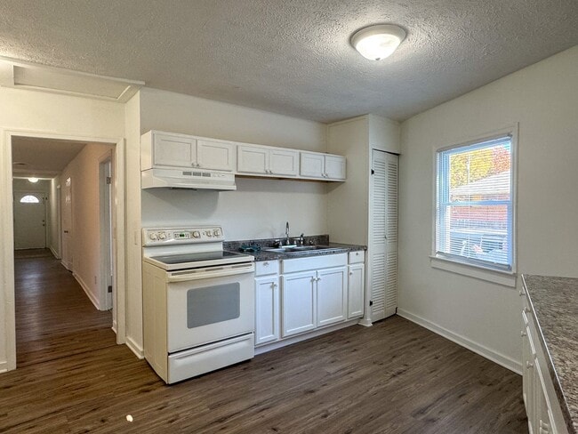 Building Photo - 3000 Courthouse Rd