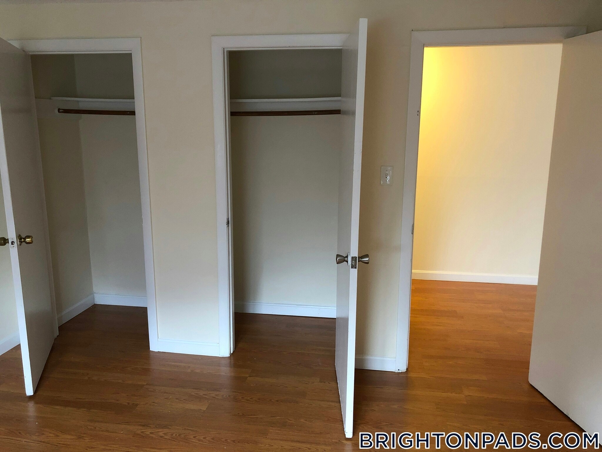 Building Photo - 122 Dustin St