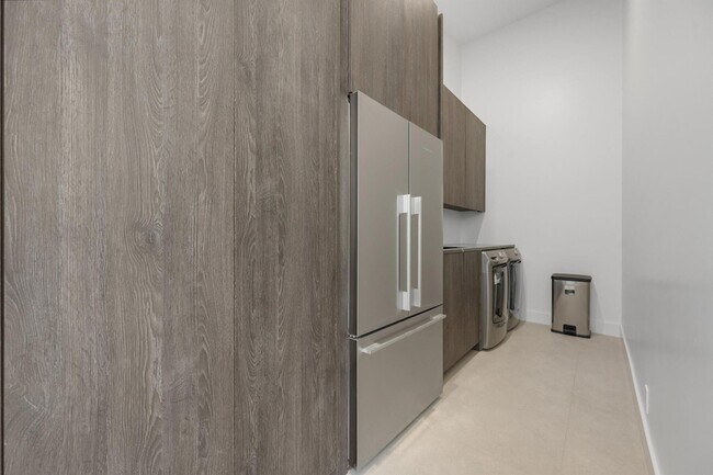 Building Photo - 13090 Touchstone Pl