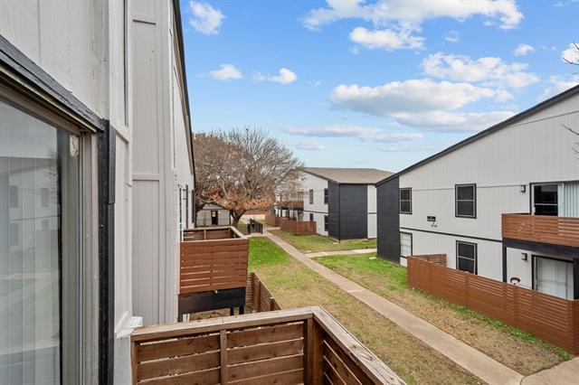 Building Photo - 1300 E Dallas St