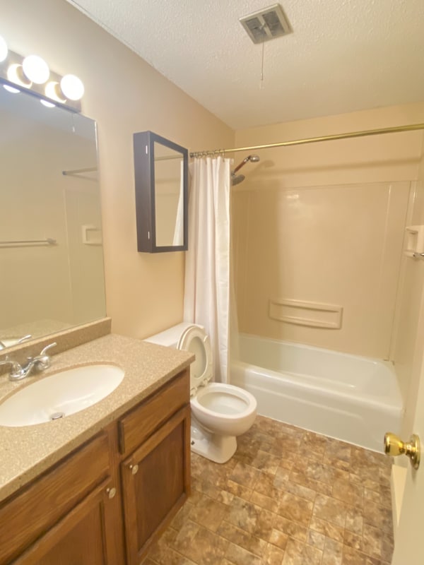 Building Photo - 11 King Arthur Dr