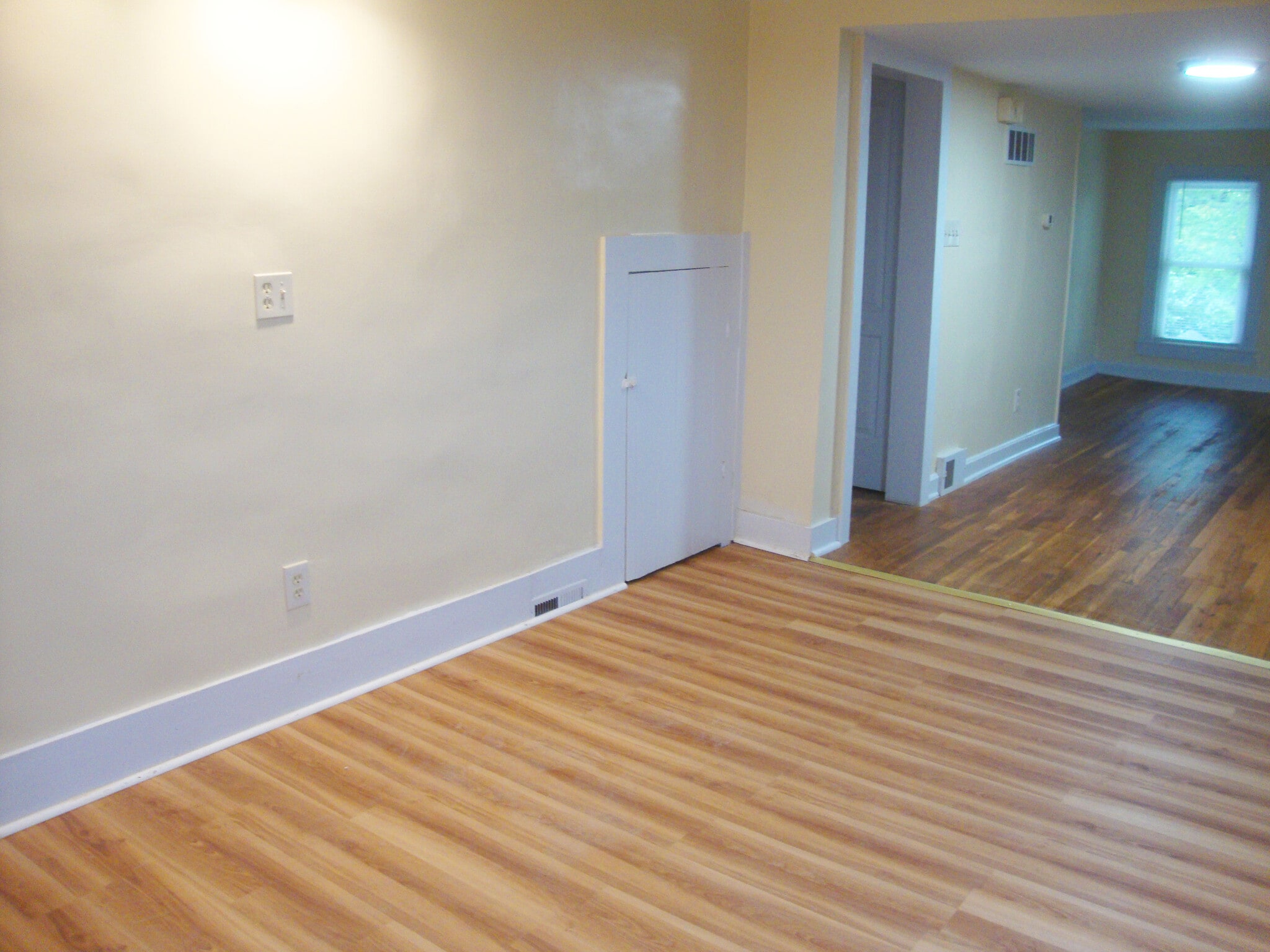 Dining area looking toward living room. - 351 W Currant St