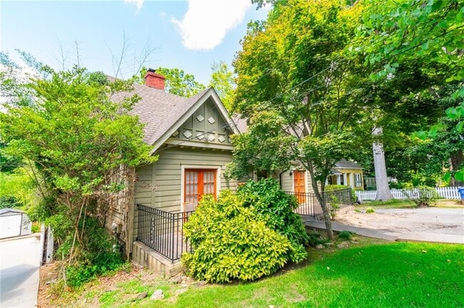 Building Photo - 1216 N Highland Ave NE