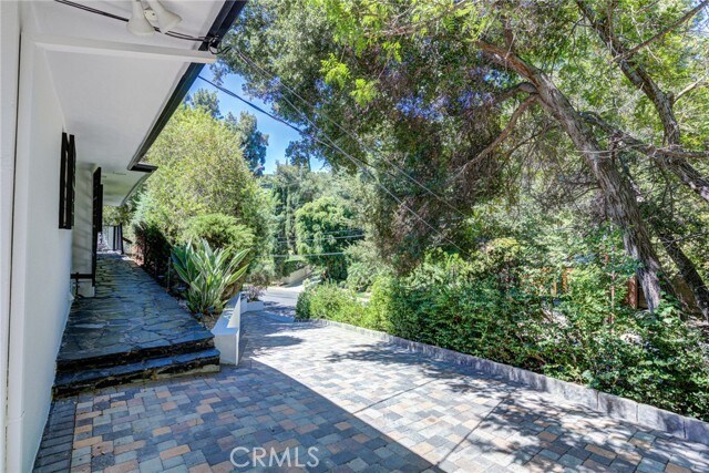 Building Photo - 2740 Hutton Dr