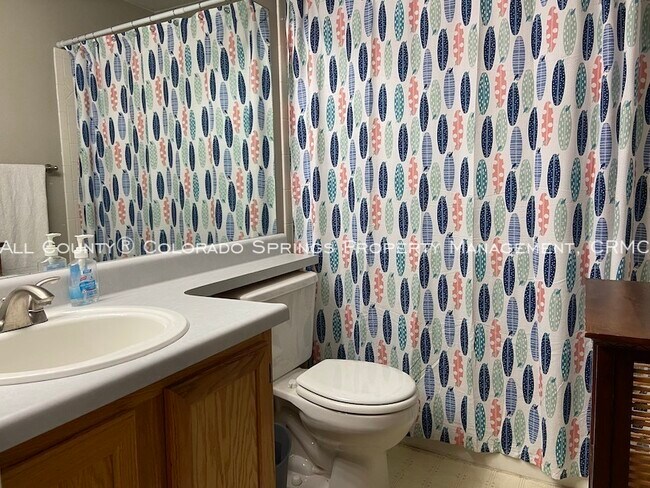 Building Photo - 5020 Wainwright Dr