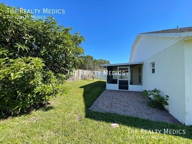 Building Photo - 14405 Lake Price Dr