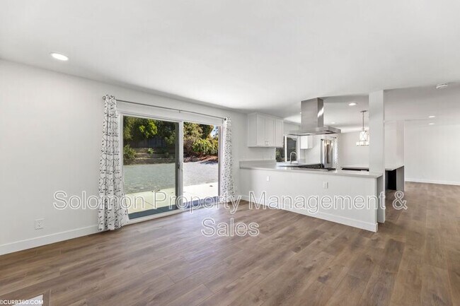 Building Photo - 315 Cerro St