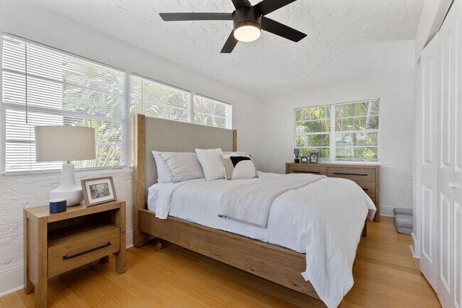 Building Photo - 209 Lytton Ct