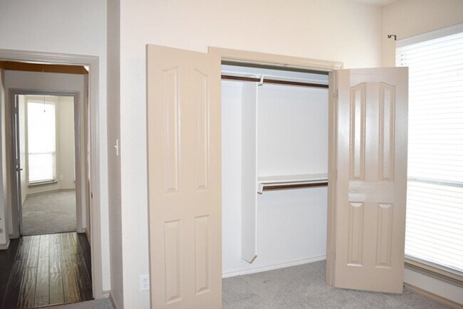 Building Photo - 5212 Grayson Ridge Dr