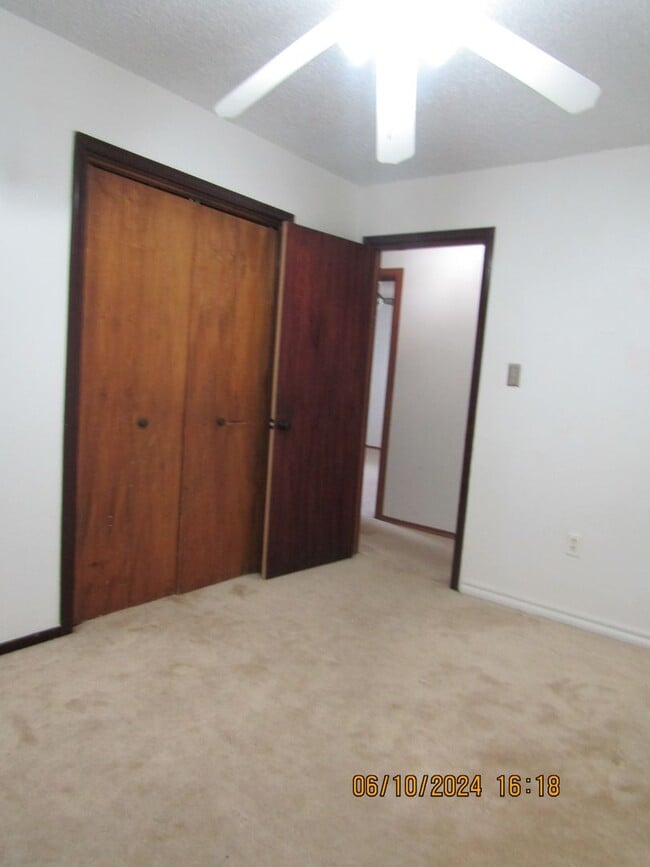 Building Photo - Great home located in Terrace Hills!