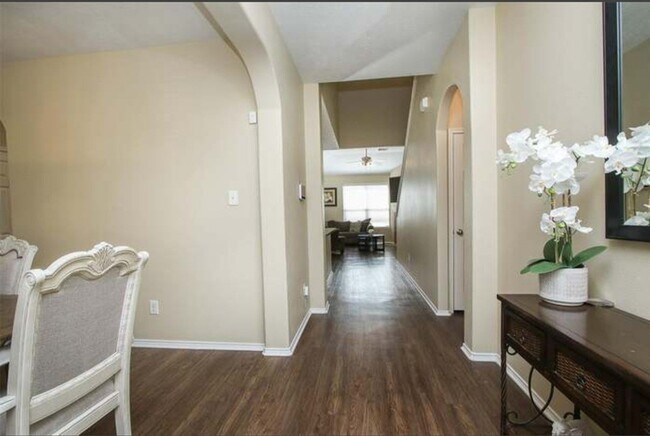 Building Photo - 1506 Lochstone Dr
