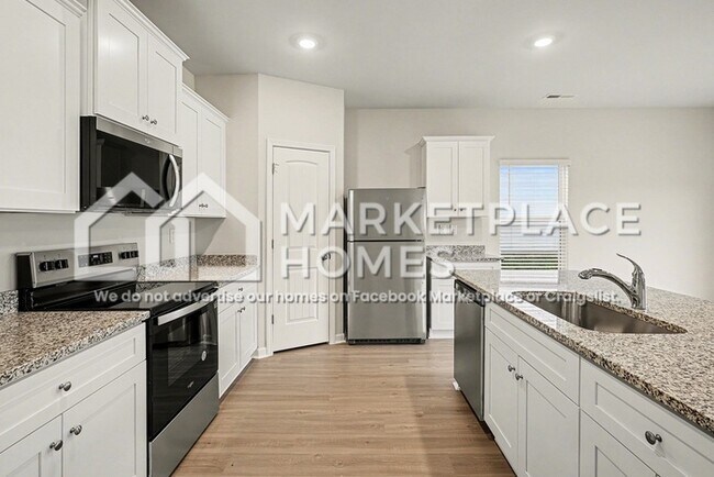 Building Photo - 2047 Lala Loop